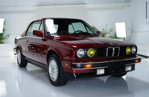 BMW 325i Convertible (Calypso Red) 1990 года